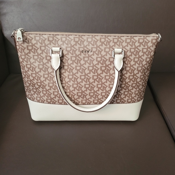 Dkny Handbags - Sold-DKNY MEDIUM SIGNATURE TOTE BAG